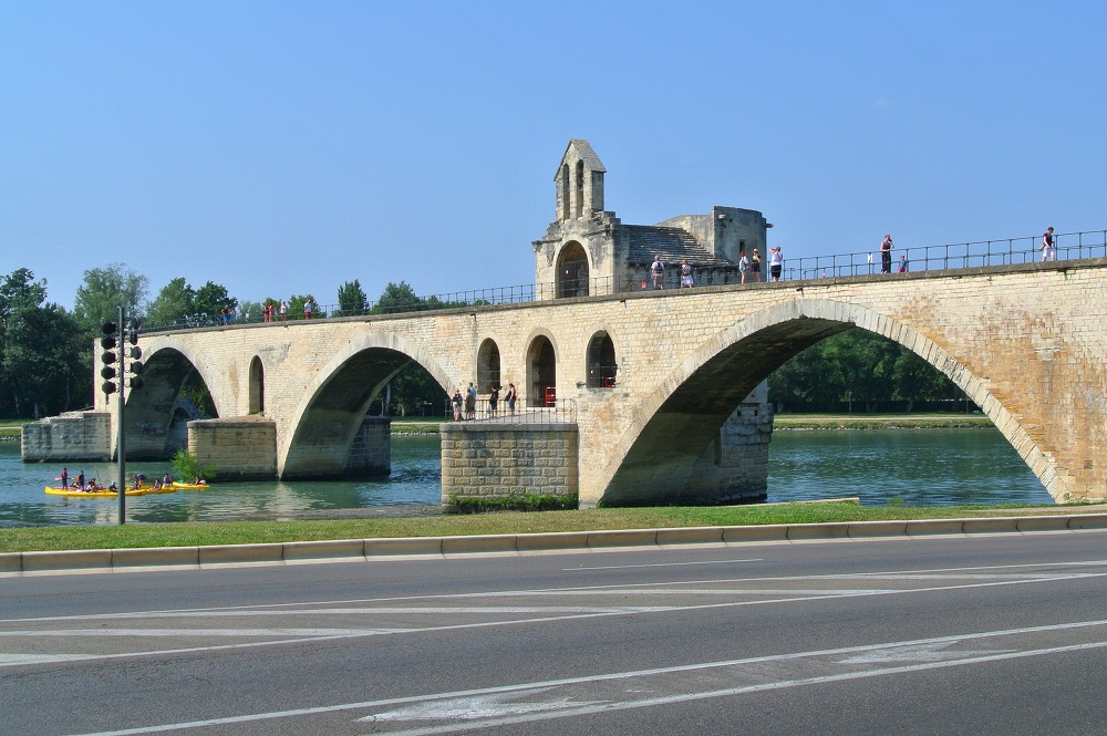 Avignon - Pont Saint-Bénezet (Pont dAvignon) (37 km)